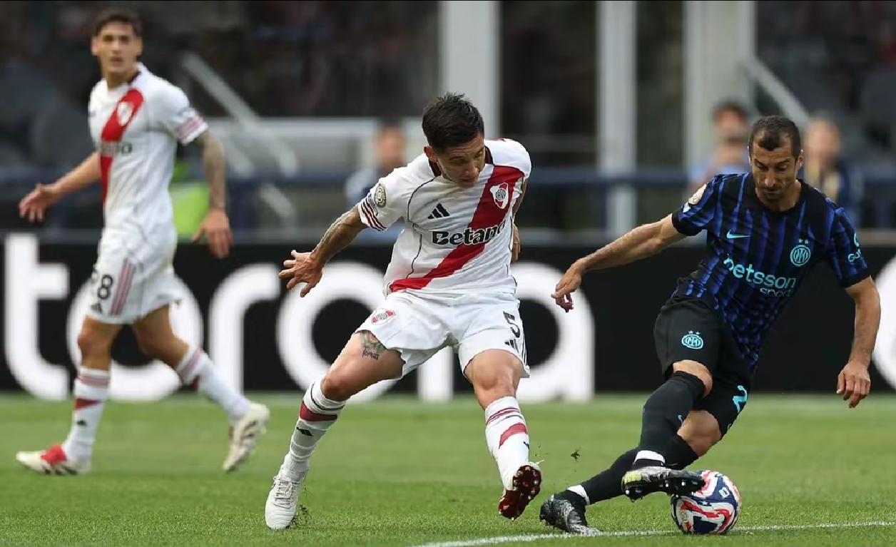 j9真人游戏德甲赛程吃紧，AC米兰关键时刻队长鼓劲，球迷炸锅，年轻球员得到机会的简单介绍