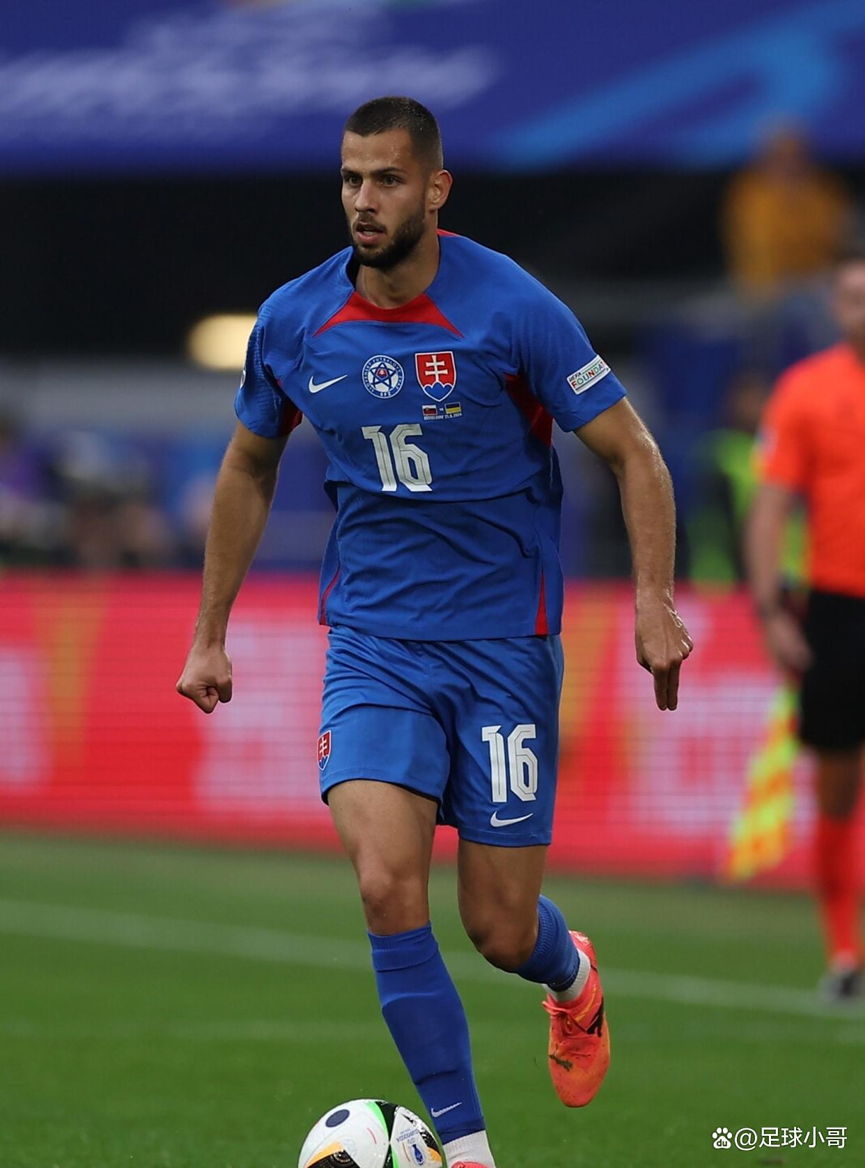 包含马德里竞技转会期门线救险巴黎圣日耳曼围绕葡超远射贴柱，瓦伦西亚迎全明星赛关键赛看傻球迷的词条